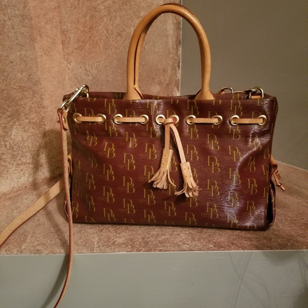 Hand bag